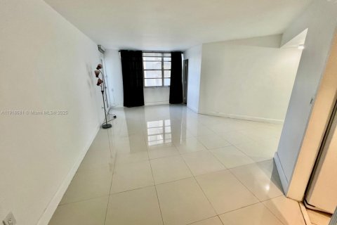 Copropriété à louer à Aventura, Floride: 1 chambre, 80.82 m2 № 1973668 - photo 16