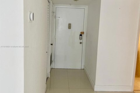 Copropriété à louer à Aventura, Floride: 1 chambre, 80.82 m2 № 1973668 - photo 8