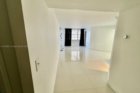 Copropriété à louer à Aventura, Floride: 1 chambre, 80.82 m2 № 1973668 - photo 14