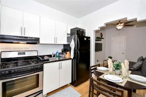 Condominio en alquiler en Miami Beach, Florida, 1 dormitorio, 37.16 m2 № 2010479 - foto 3