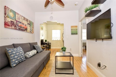 Condominio en alquiler en Miami Beach, Florida, 1 dormitorio, 37.16 m2 № 2010479 - foto 2