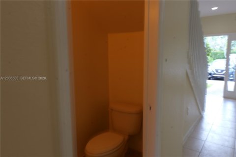 Touwnhouse à vendre à Miramar, Floride: 3 chambres, 132.2 m2 № 2193581 - photo 25
