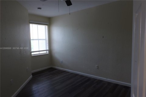 Touwnhouse à vendre à Miramar, Floride: 3 chambres, 132.2 m2 № 2193581 - photo 2