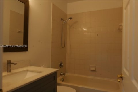Touwnhouse à vendre à Miramar, Floride: 3 chambres, 132.2 m2 № 2193581 - photo 28