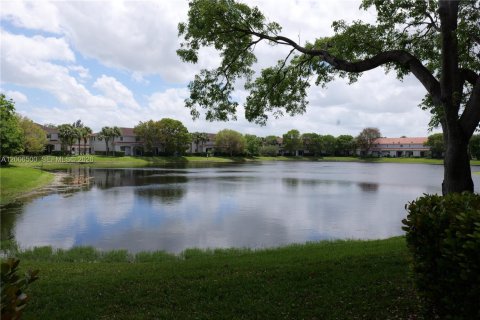 Touwnhouse à vendre à Miramar, Floride: 3 chambres, 132.2 m2 № 2193581 - photo 10