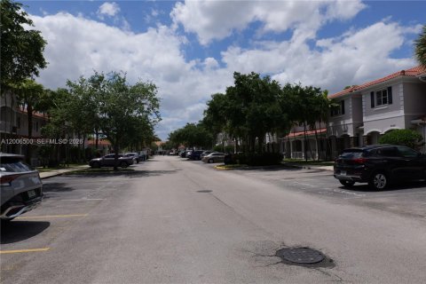 Touwnhouse à vendre à Miramar, Floride: 3 chambres, 132.2 m2 № 2193581 - photo 4