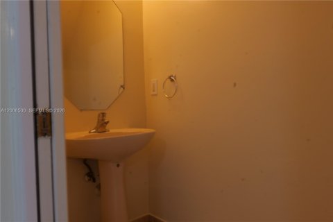 Touwnhouse à vendre à Miramar, Floride: 3 chambres, 132.2 m2 № 2193581 - photo 24