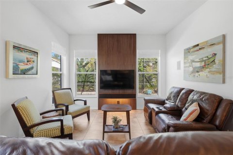 Villa ou maison à vendre à Lake Mary, Floride: 4 chambres, 209.03 m2 № 2430977 - photo 2