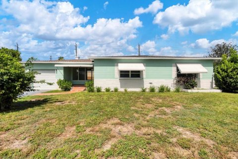 House in Bradenton, Florida 2 bedrooms, 117.15 sq.m. № 1873732 - photo 2