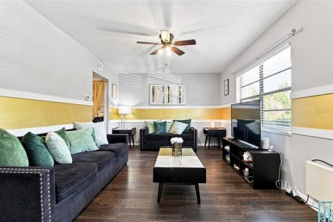 Touwnhouse à vendre à Clearwater, Floride: 2 chambres, 141.4 m2 № 2304710 - photo 3