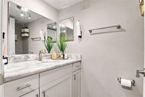 Touwnhouse à vendre à Clearwater, Floride: 2 chambres, 141.4 m2 № 2304710 - photo 10