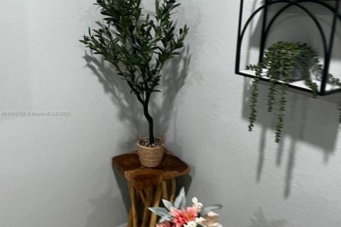 Townhouse in Miramar, Florida 3 bedrooms, 178.28 sq.m. № 1922176 - photo 15