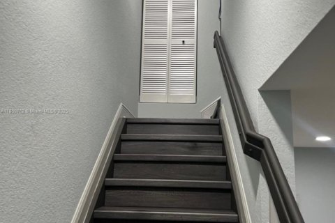 Townhouse in Miramar, Florida 3 bedrooms, 178.28 sq.m. № 1922176 - photo 13