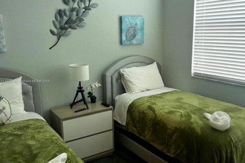 Townhouse in Miramar, Florida 3 bedrooms, 178.28 sq.m. № 1922176 - photo 25