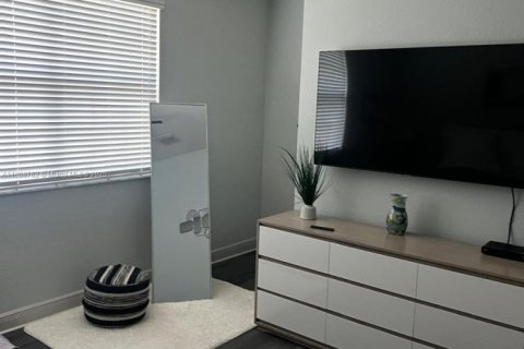 Townhouse in Miramar, Florida 3 bedrooms, 178.28 sq.m. № 1922176 - photo 27