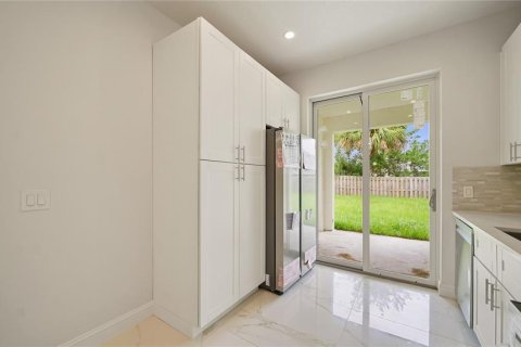 Купить коммерческую недвижимость в Палм-Кост, Флорида 6 спален, 242.47м2, № 1837595 - фото 9