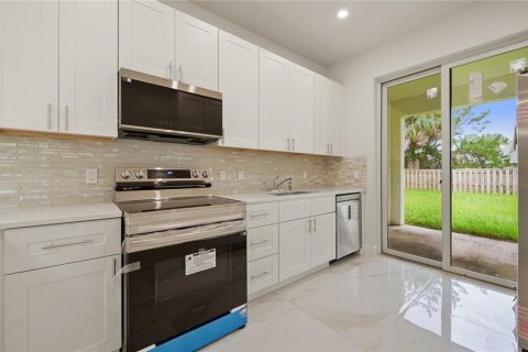 Купить коммерческую недвижимость в Палм-Кост, Флорида 6 спален, 242.47м2, № 1837595 - фото 27