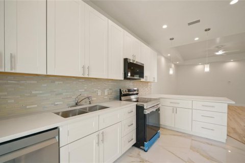 Купить коммерческую недвижимость в Палм-Кост, Флорида 6 спален, 242.47м2, № 1837595 - фото 10