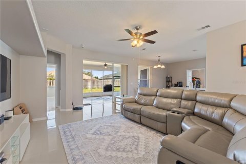House in Orlando, Florida 4 bedrooms, 257.15 sq.m. № 1723547 - photo 5
