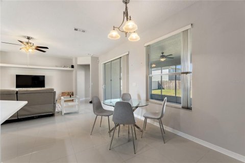 House in Orlando, Florida 4 bedrooms, 257.15 sq.m. № 1723547 - photo 16