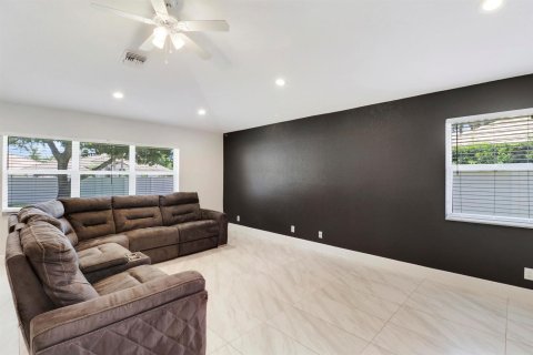 Casa en venta en Lake Worth, Florida, 4 dormitorios, 290.13 m2 № 2087833 - foto 28