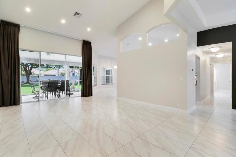 Casa en venta en Lake Worth, Florida, 4 dormitorios, 290.13 m2 № 2087833 - foto 8
