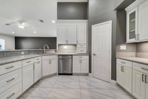 Casa en venta en Lake Worth, Florida, 4 dormitorios, 290.13 m2 № 2087833 - foto 18