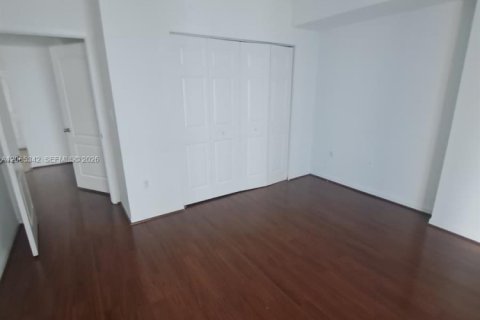 Condo in Miami, Florida, 2 bedrooms  № 2278593 - photo 7