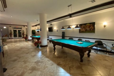 Condo in Miami, Florida, 2 bedrooms  № 2278593 - photo 13