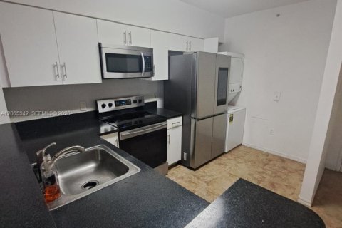 Condo in Miami, Florida, 2 bedrooms  № 2278593 - photo 6
