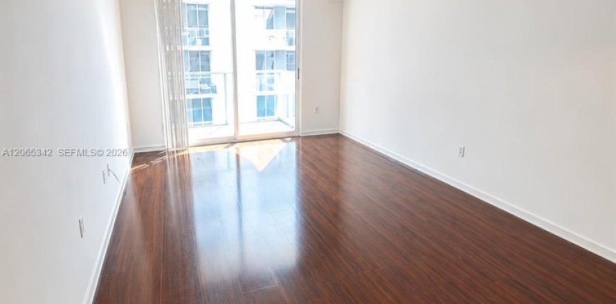 Condo in Miami, Florida, 2 bedrooms  № 2278593