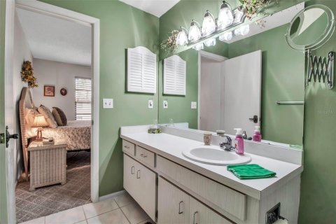 Condo in Bradenton, Florida, 2 bedrooms  № 1576373 - photo 24