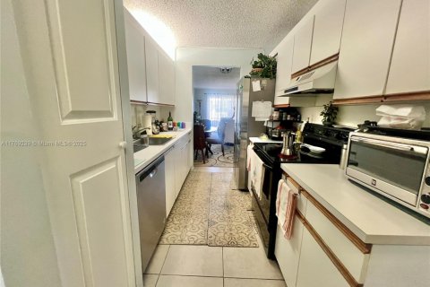 Condominio en venta en Pembroke Pines, Florida, 2 dormitorios, 102.19 m2 № 1959606 - foto 17