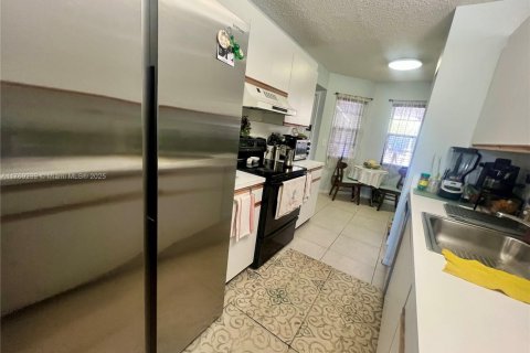 Condominio en venta en Pembroke Pines, Florida, 2 dormitorios, 102.19 m2 № 1959606 - foto 18