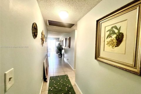 Condominio en venta en Pembroke Pines, Florida, 2 dormitorios, 102.19 m2 № 1959606 - foto 2