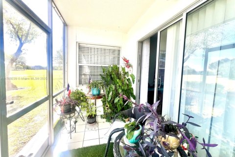 Condominio en venta en Pembroke Pines, Florida, 2 dormitorios, 102.19 m2 № 1959606 - foto 21