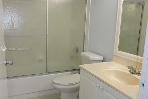 Condominio en venta en Pembroke Pines, Florida, 2 dormitorios, 102.19 m2 № 1959606 - foto 14