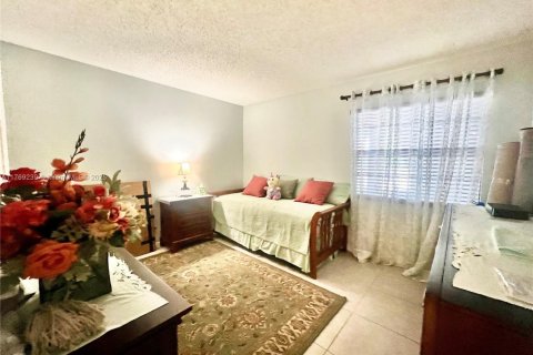 Condominio en venta en Pembroke Pines, Florida, 2 dormitorios, 102.19 m2 № 1959606 - foto 12