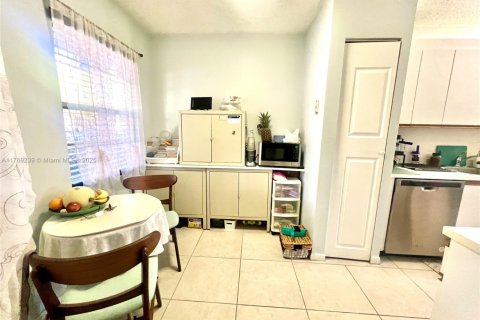 Condominio en venta en Pembroke Pines, Florida, 2 dormitorios, 102.19 m2 № 1959606 - foto 16