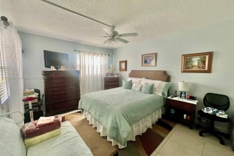 Condominio en venta en Pembroke Pines, Florida, 2 dormitorios, 102.19 m2 № 1959606 - foto 10