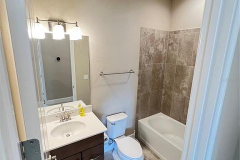 Touwnhouse à vendre à Ormond Beach, Floride: 2 chambres, 142.05 m2 № 2096125 - photo 2