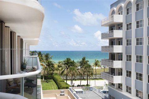 Condo in Surfside, Florida, 3 bedrooms  № 1768153 - photo 6
