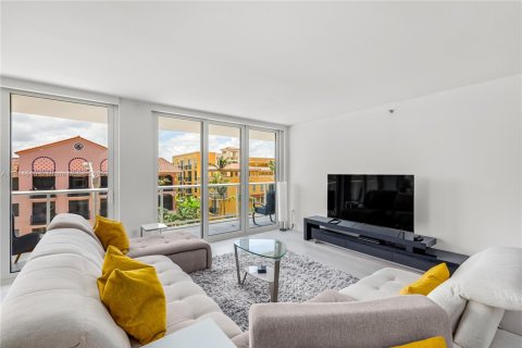 Condo in Surfside, Florida, 3 bedrooms  № 1768153 - photo 11