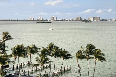 Estudio en el Condominio en North Bay Village, Florida  № 2054901