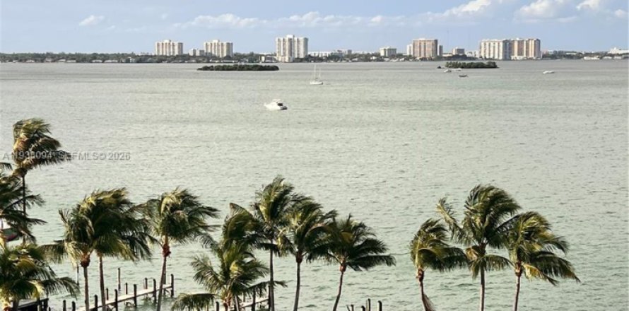 Estudio en el Condominio en North Bay Village, Florida  № 2054901