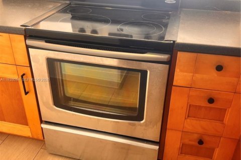 Condominio en alquiler en North Bay Village, Florida, 53.6 m2 № 2054901 - foto 5