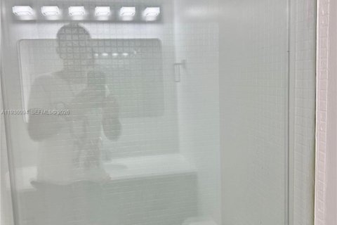 Condominio en alquiler en North Bay Village, Florida, 53.6 m2 № 2054901 - foto 11