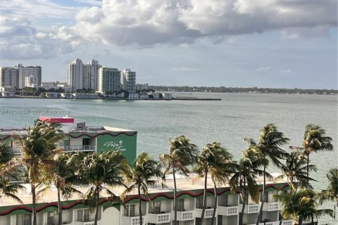 Condominio en alquiler en North Bay Village, Florida, 53.6 m2 № 2054901 - foto 2