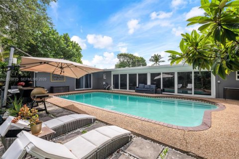 Casa en venta en Miami, Florida, 4 dormitorios, 288.46 m2 № 2069206 - foto 25