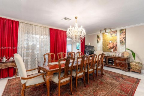 Casa en venta en Miami, Florida, 4 dormitorios, 288.46 m2 № 2069206 - foto 4
